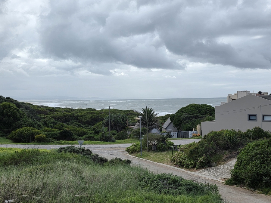 4 Bedroom Property for Sale in Paradise Beach Eastern Cape